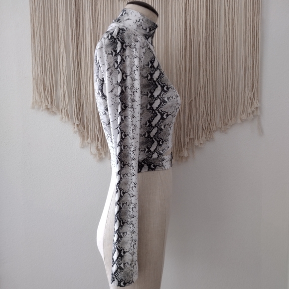 Crop top - Picture 4 of 8